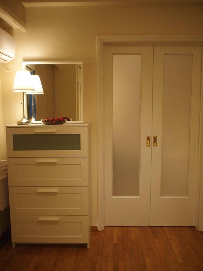 Cosy Flat Posh Quartier Kolonaki Lägenhet Aten Exteriör bild