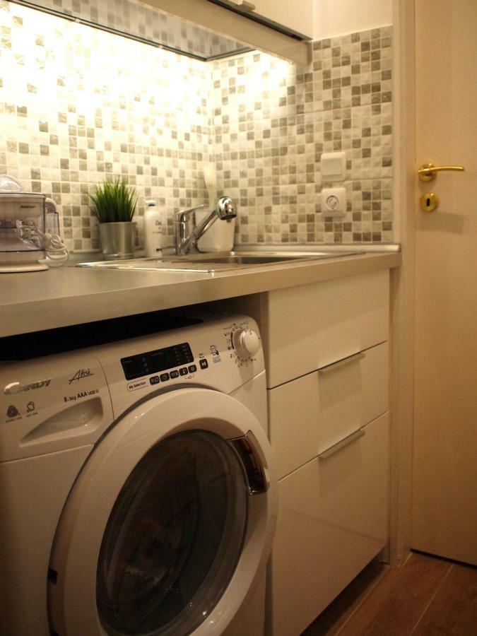 Cosy Flat Posh Quartier Kolonaki Lägenhet Aten Exteriör bild