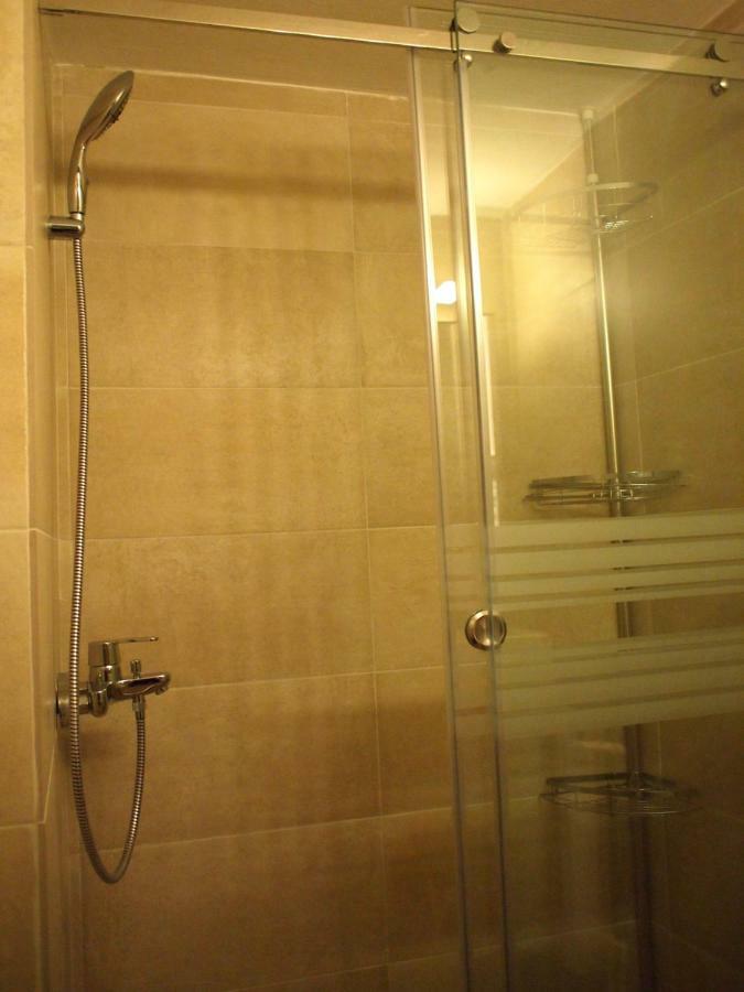 Cosy Flat Posh Quartier Kolonaki Lägenhet Aten Exteriör bild